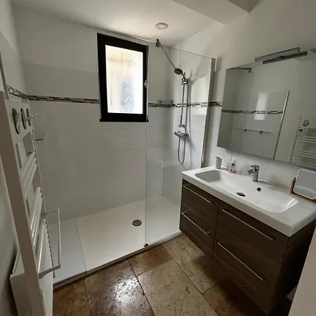 Magnifique Bas De Maison Tout Equipe A Deux Pas De La Plage *